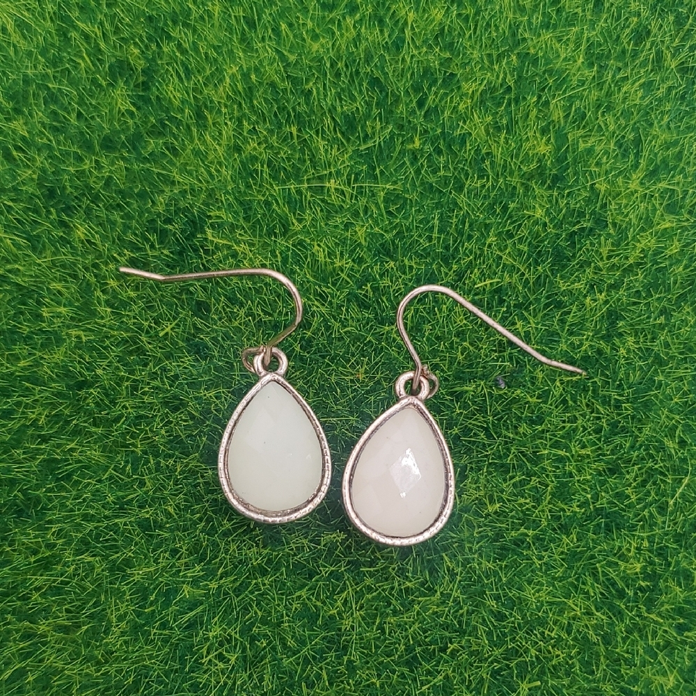Light‎ Green Sparkle Drop Earrings E1022